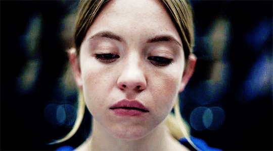 好莱坞美少女爆红！金发碧眼身材火辣，却被骂丑直播爆哭？