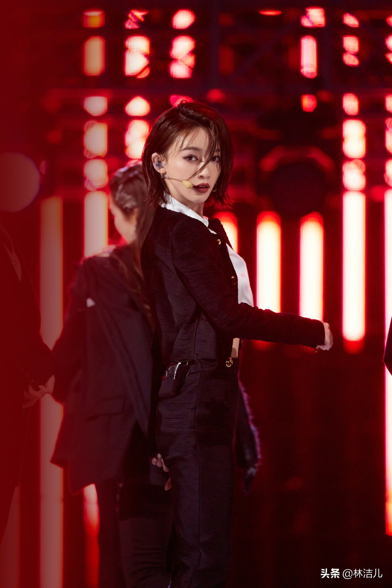 吴谨言回眸好惊艳，都是眼线的功劳？get这5款眼线一秒变桃花电眼