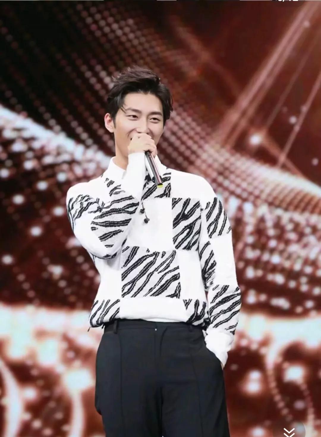 养眼啊～～窦骁