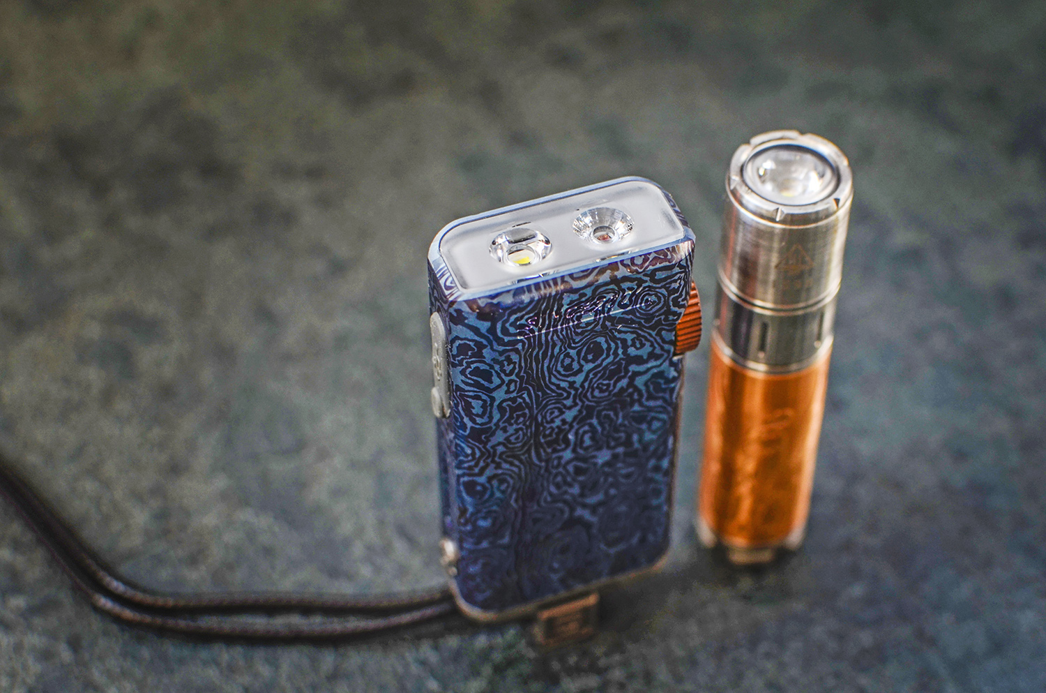 鸞鳳爭鳴，歷史之光：FENIX APEX 20限量版手電