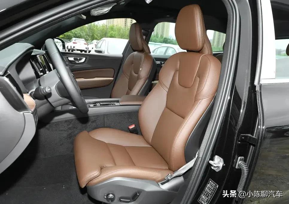 沃尔沃XC60：40.28万买豪华版，2.0T+48V电机