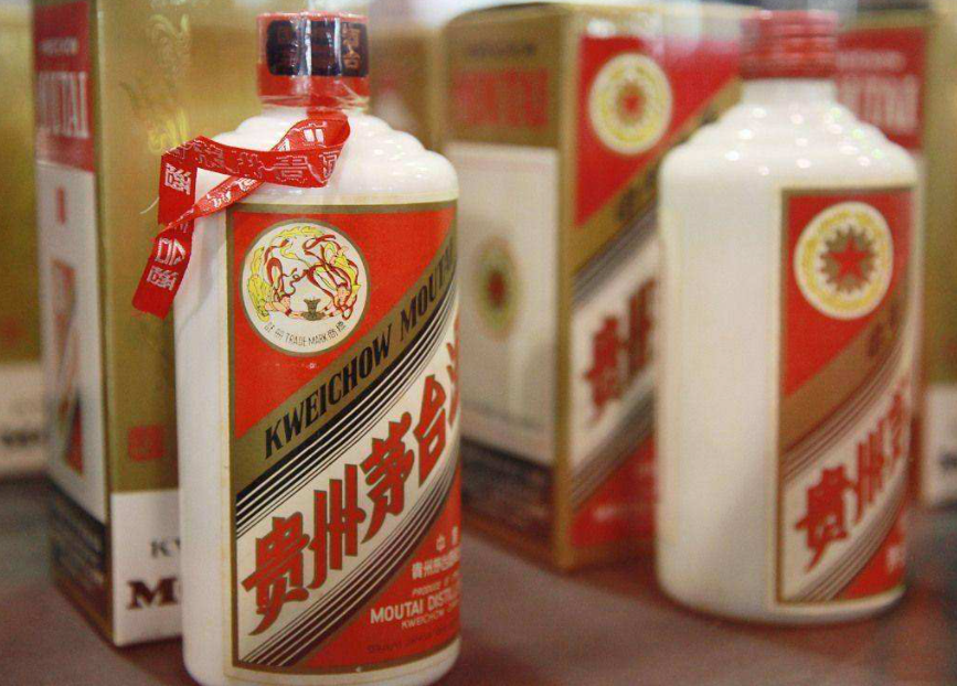 想喝粮食酒买不起茅台的，4款良心酒建议家里常备点，长辈都爱喝