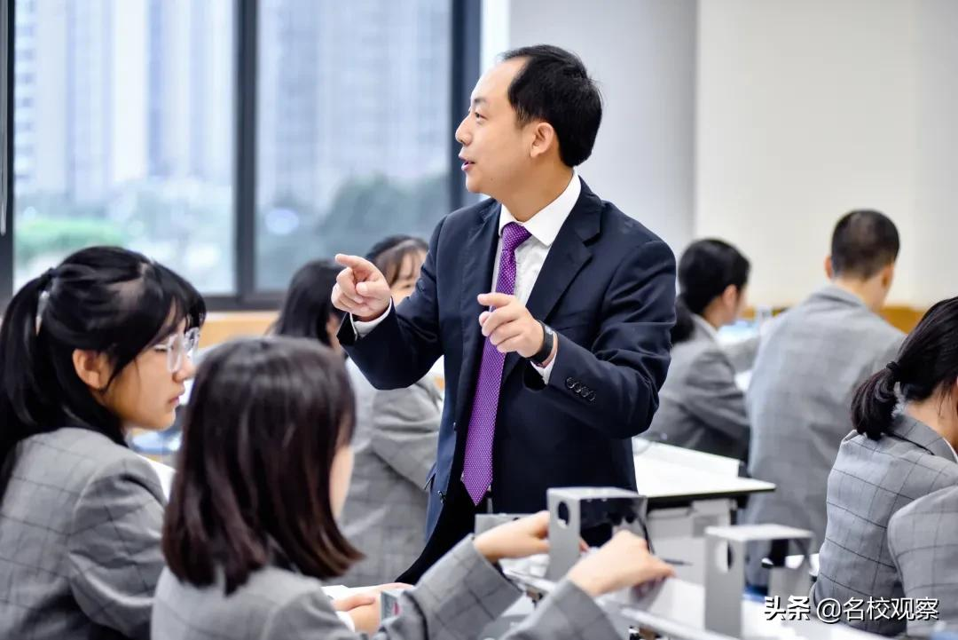 2022年春季优秀教师招聘公告，金苹果锦城一中等你来