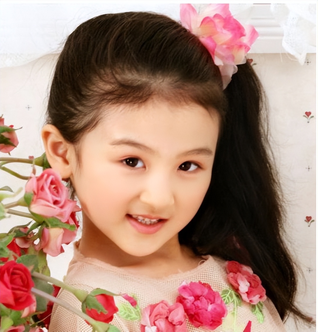 4岁童星出道,6岁与成龙同台,如今却在销声匿迹,她究竟遭遇什么