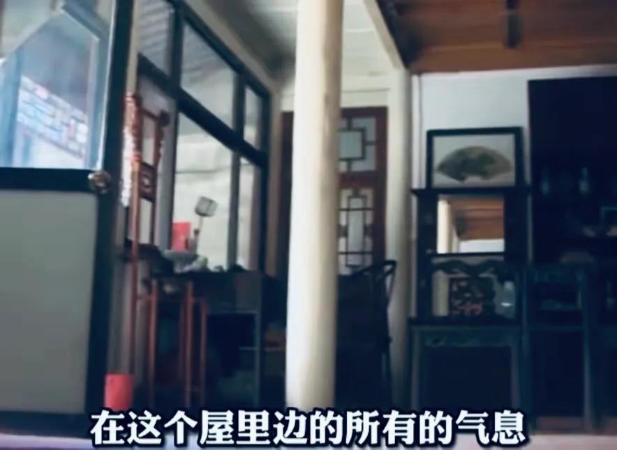 泪目！赵丽蓉去世22周年，儿子回故居悼念：妈，我看您来了