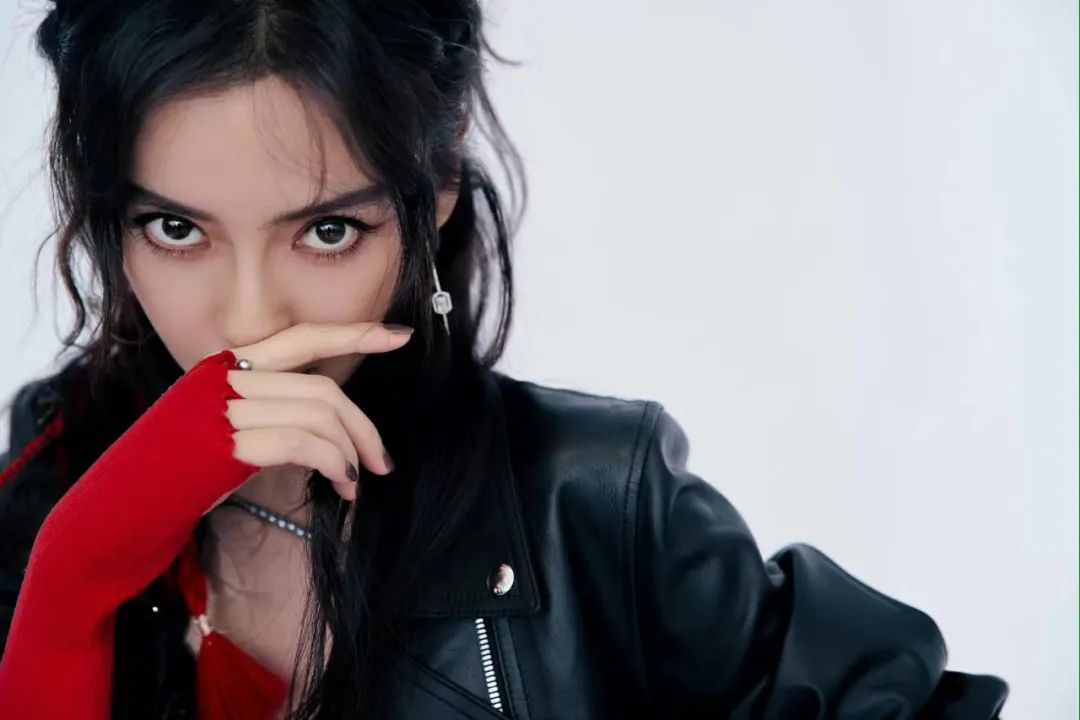 Angelababy高甜姐弟恋新剧来袭，女A剧本拿稳了