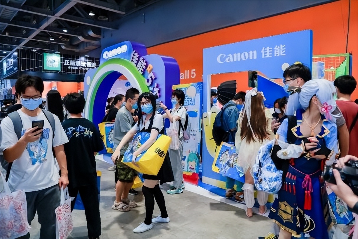 ���ƴ�Ԫ�ڣ�������ө��涯����Ϸ���껪�����ഺ�˳�