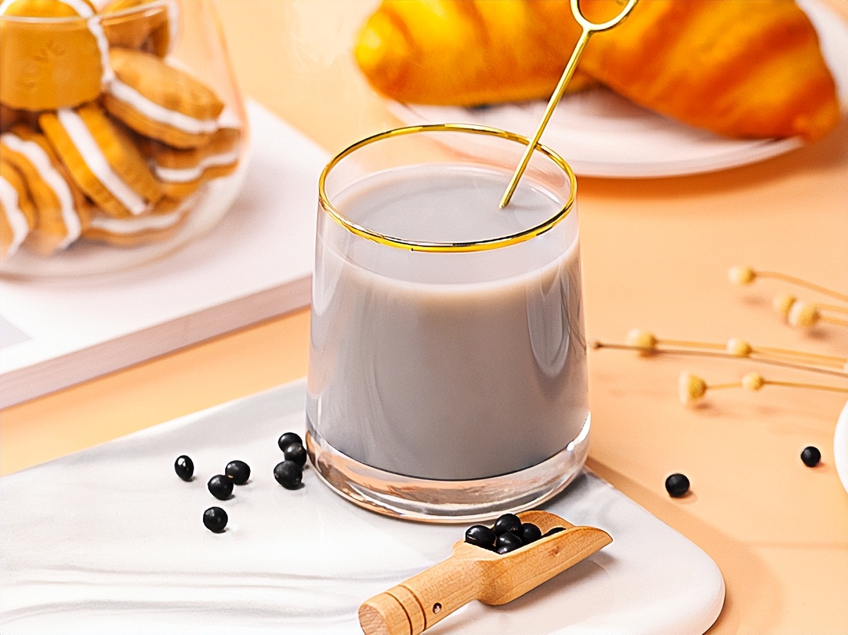 提醒女人：常吃5种天然“花青素”，肤色白皙有光泽，素颜也耐看