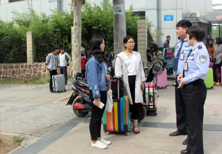 幸福从天而降，已有高校传来消息，大学生有望迎来3个月超长暑假