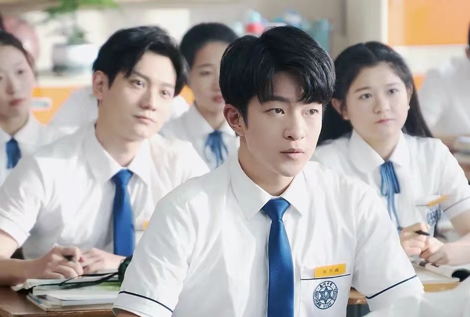 电视剧评分前十，悬疑剧占了5部，《人世间》不是第一