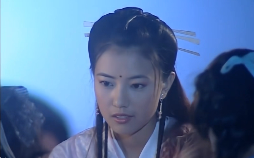 都演“周芷若”，把周海媚，高圆圆和佘诗曼放一起看，差别出来了