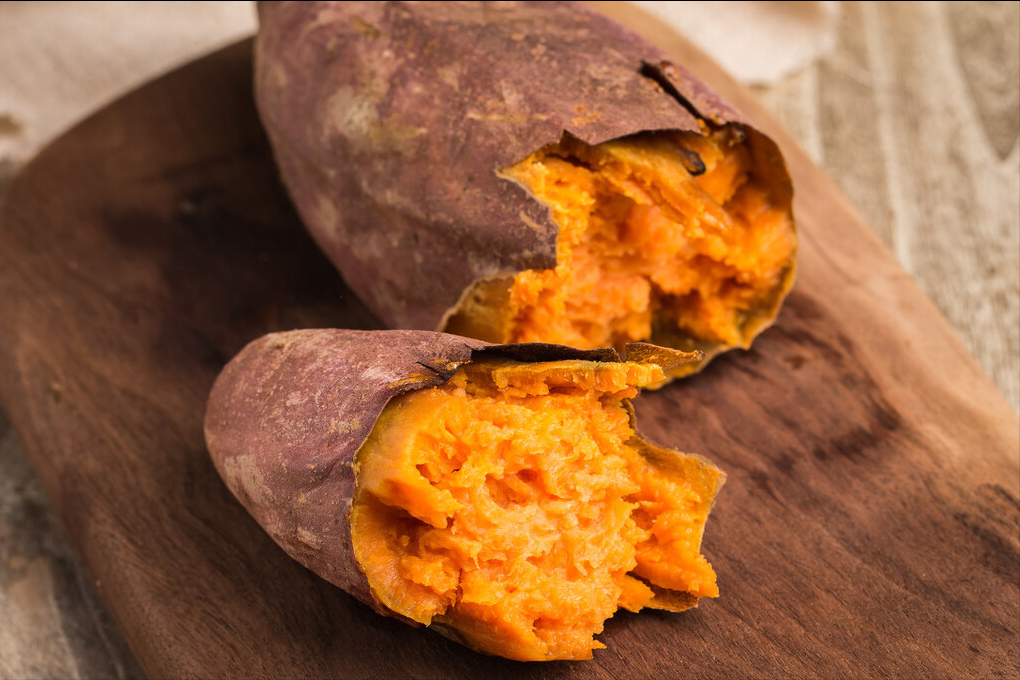 红薯不要随意放，巧用一招，保存半年不烂不发芽，越放越香甜