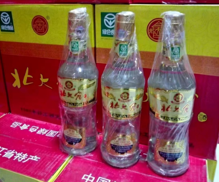 中国10大“光瓶酒”排行榜，老酒鬼“偷着喝”，钱不多，好酒管够