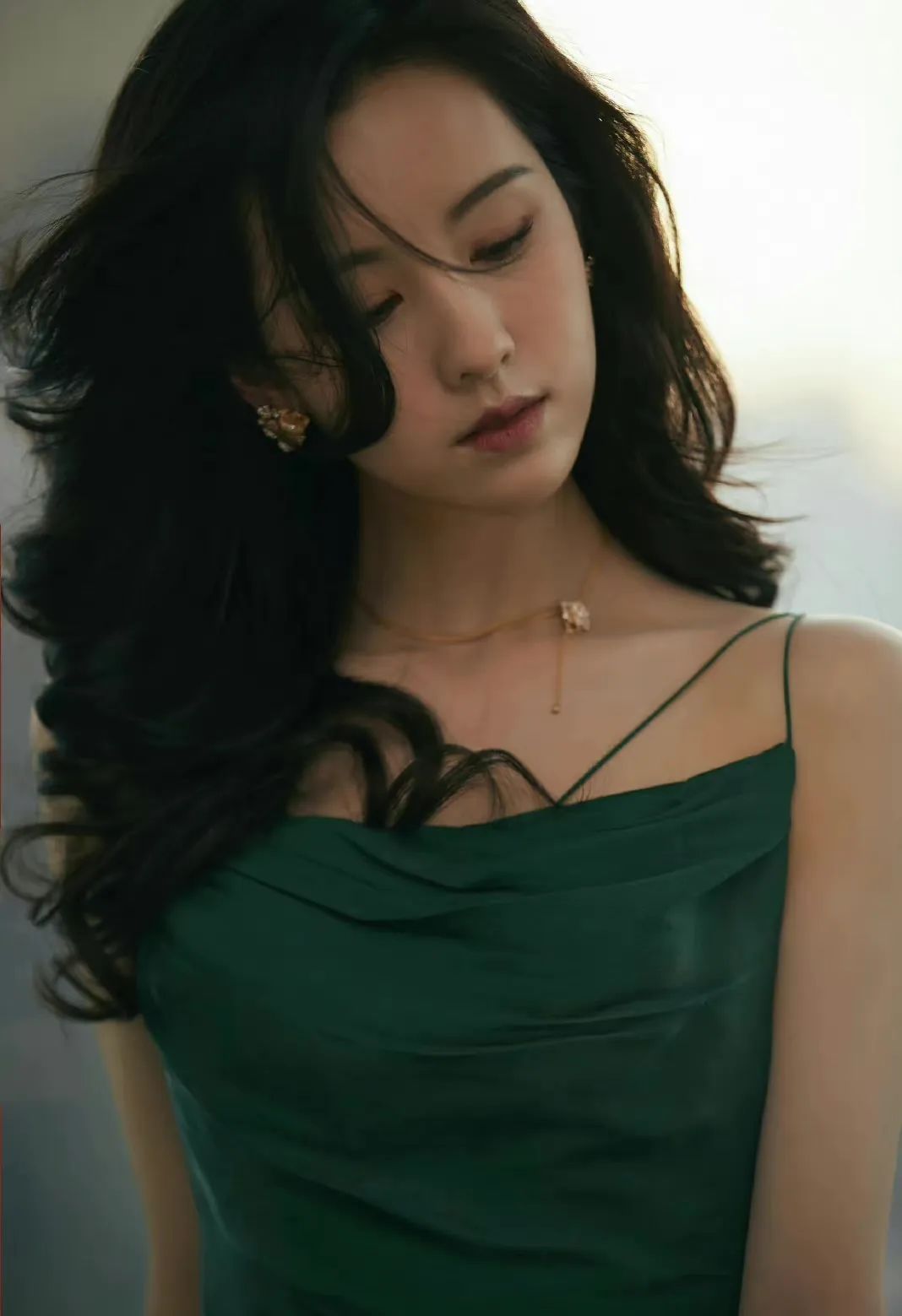 复古港式回潮，只差一头水波纹卷发