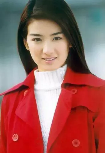 巅峰时刻的黄奕：清纯甜美，温婉大方，气质迷人