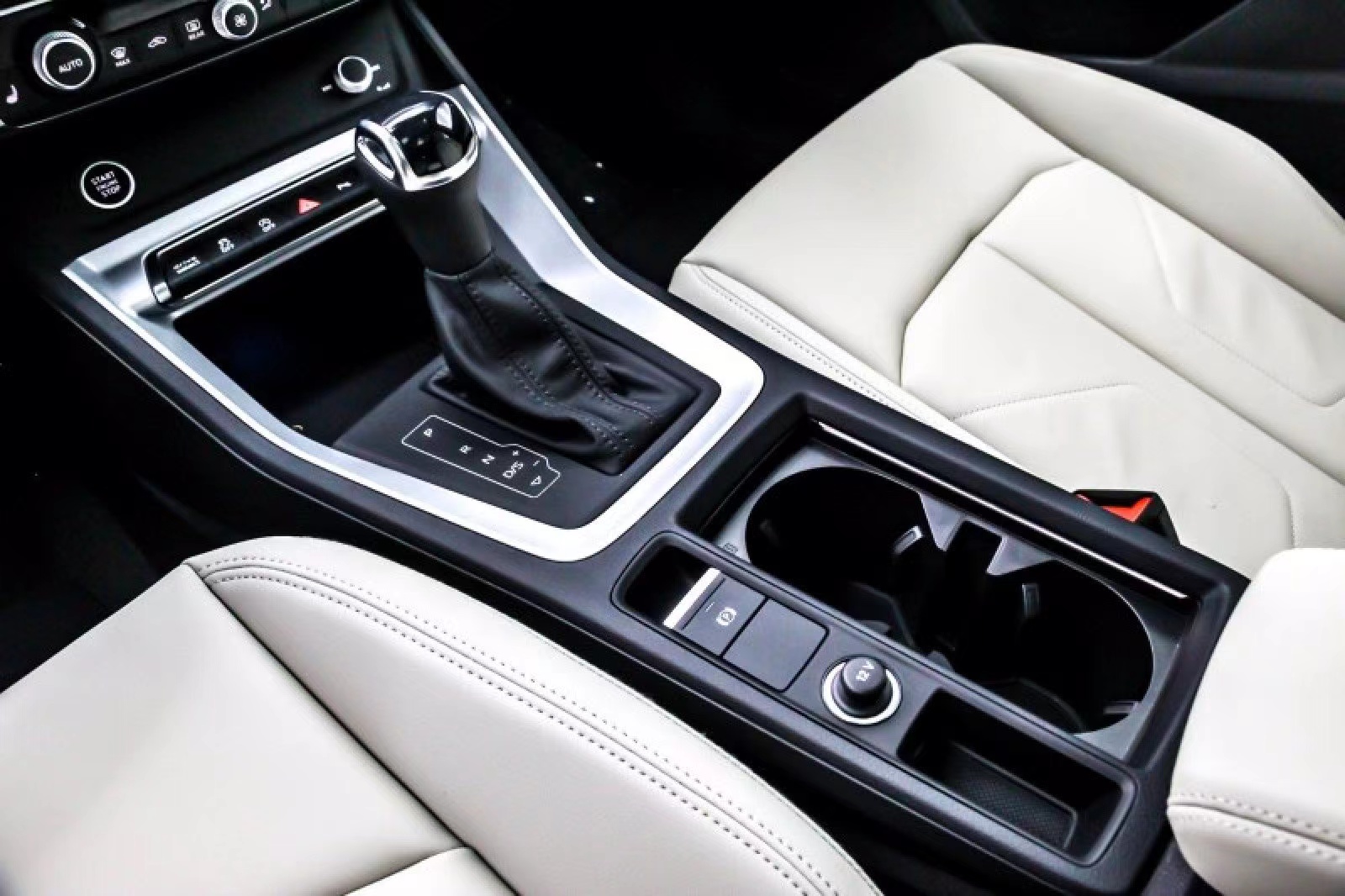 2023版Q3曝光！换装2.0T+8AT，预售28万，竞争X1，新造型更犀利