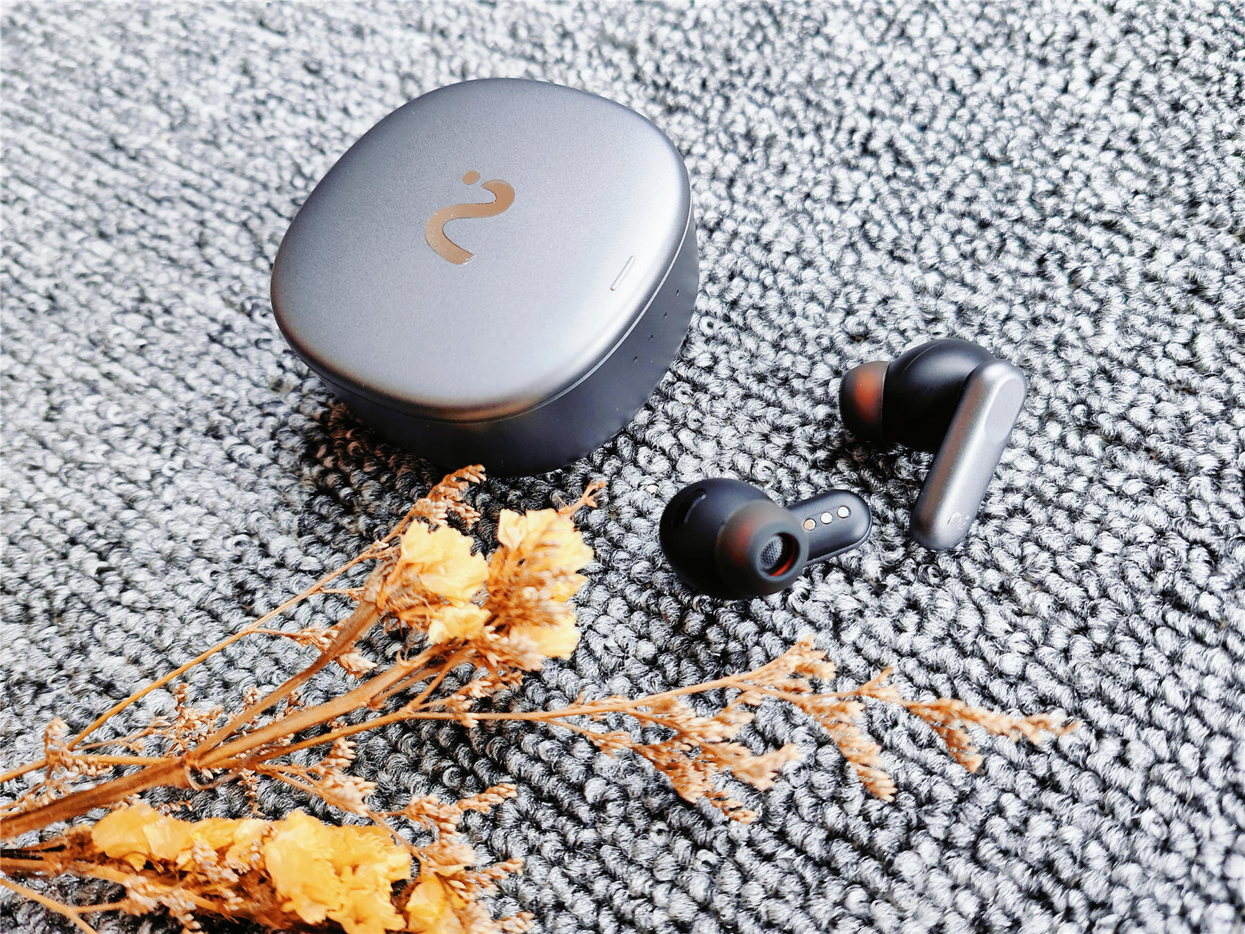 会议录音转文档，一个降噪耳机满足全部需求，科大讯飞是真敢造呀