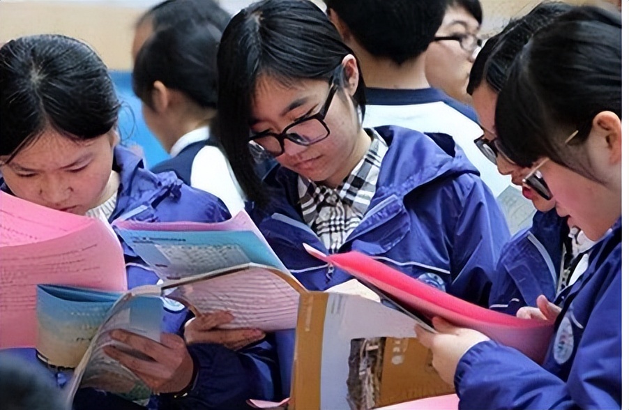 2022最新国内大学排名公布，清华大学痛失榜首，国科大表现亮眼