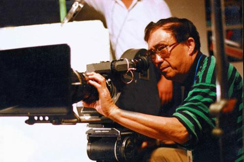 谢晋：4个子女3个低智，唯一正常的孩子患癌离世，一生比黄连还苦