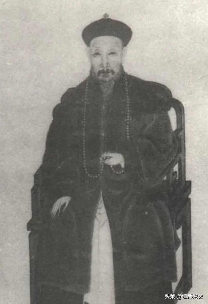 张廷玉激怒乾隆，气得乾隆夺其爵位，45年后家族得到重用