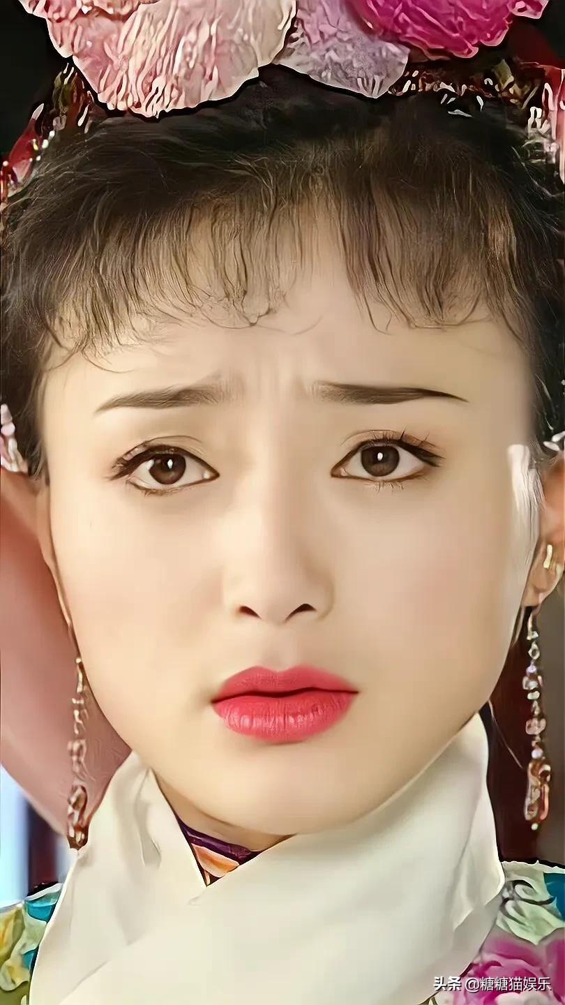 秦岚：气质高贵，明艳动人