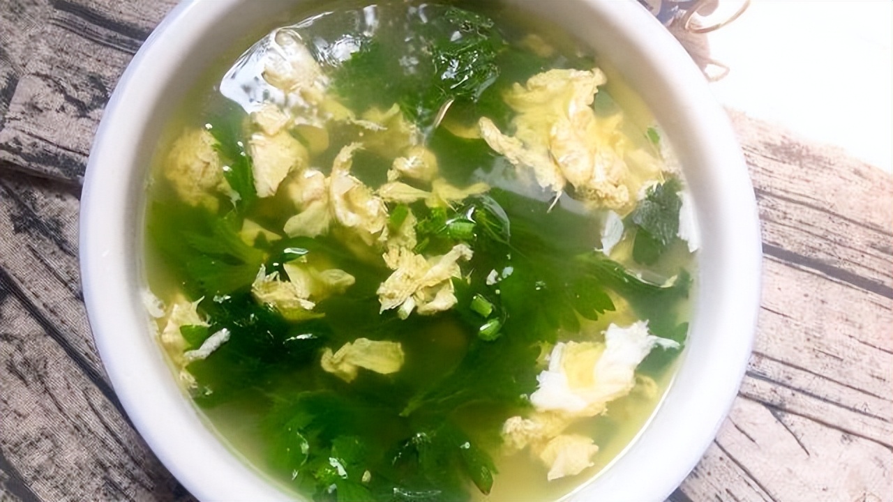 吃芹菜为什么不吃叶子？可能很多人还不清楚，看完记得转告家人