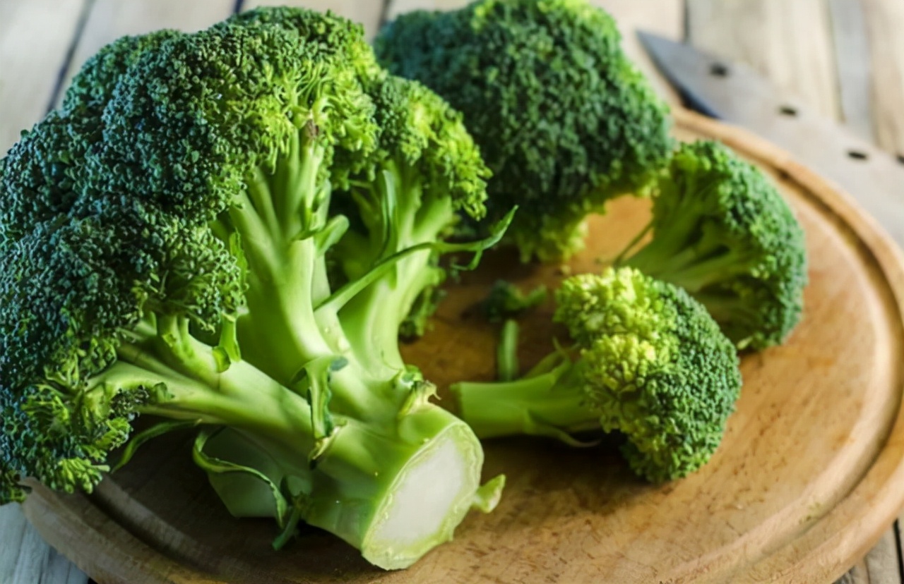 越吃越年轻的5种食物，有你爱吃的吗？经常吃，或美容养颜抗衰老
