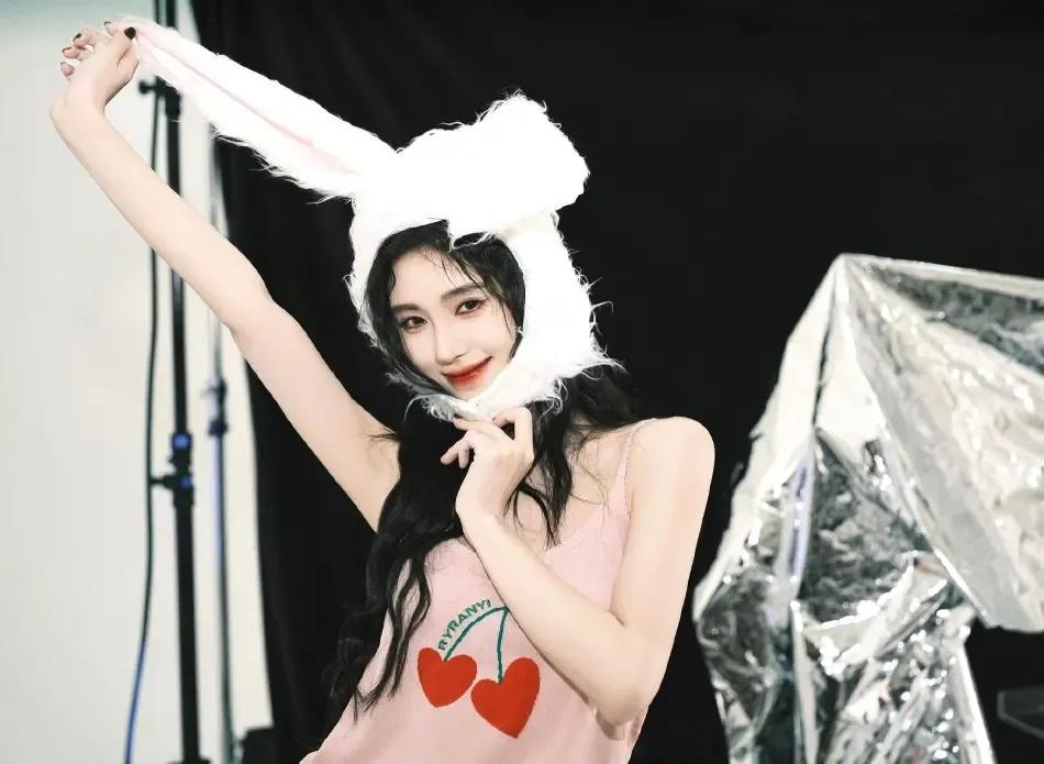 精美图集｜鞠婧祎造型大赏