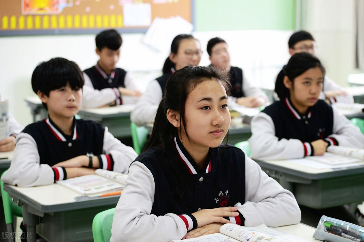 高三理科学生，成绩中等偏上，学校组织的大型考试紧张怎么办？