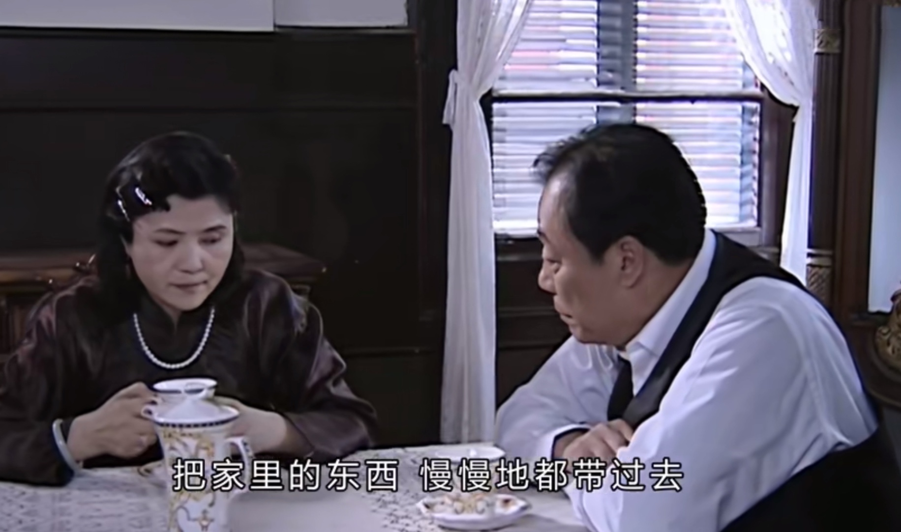 重温《潜伏》，顿悟吴敬中的妻子吴太太，才是隐藏最深的狠角色