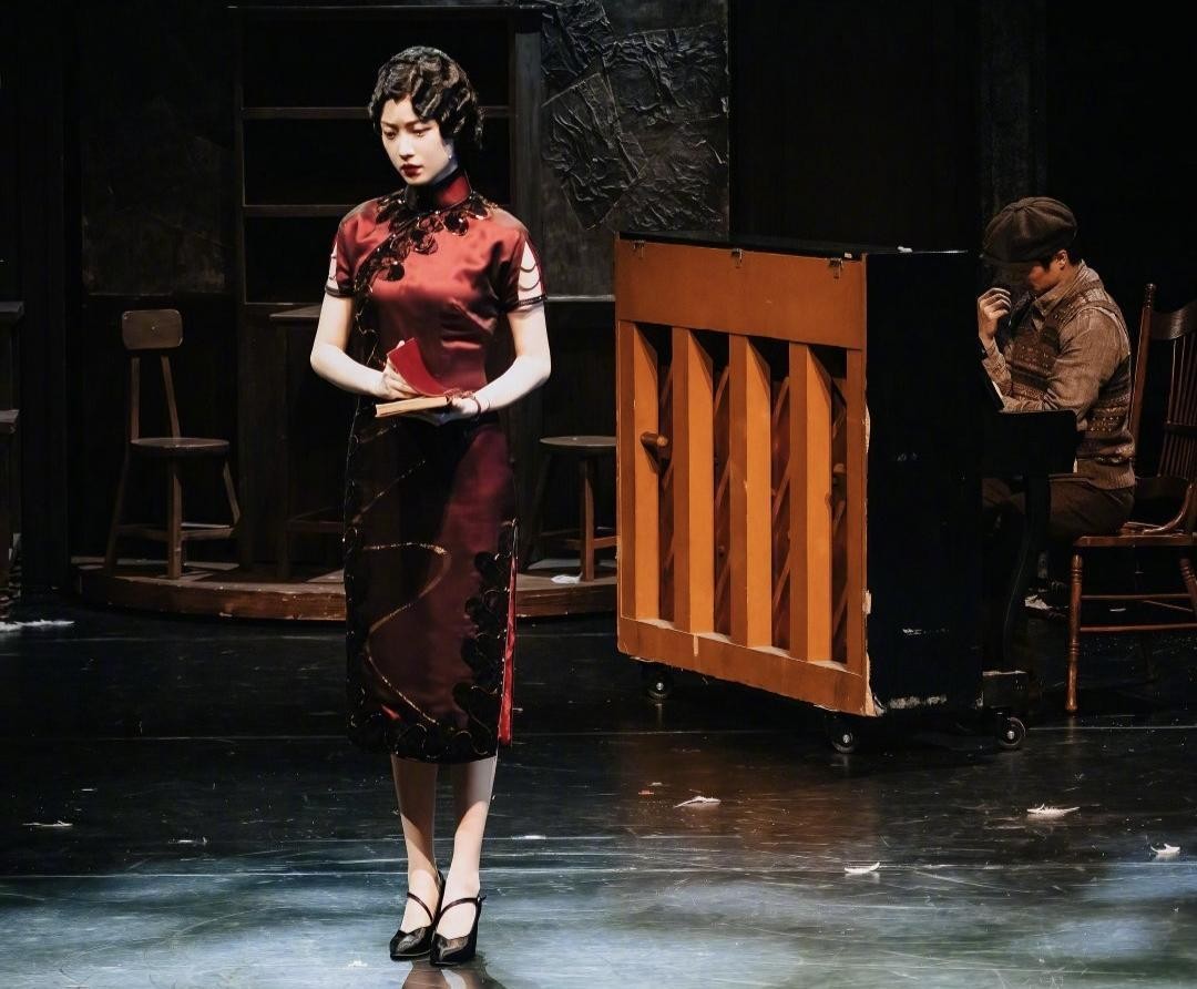 脸和身材判若两人，天使脸魔鬼身材的女明星，有的绝色有的尴尬