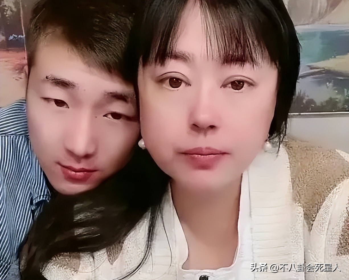 李菁菁与小21岁的90后丈夫离婚！入赘7年净身出户，直播哭诉要财产