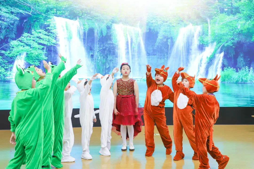 花田花绽，阅读悦心｜双流区黄甲小学举行读书节之阅读表演赛