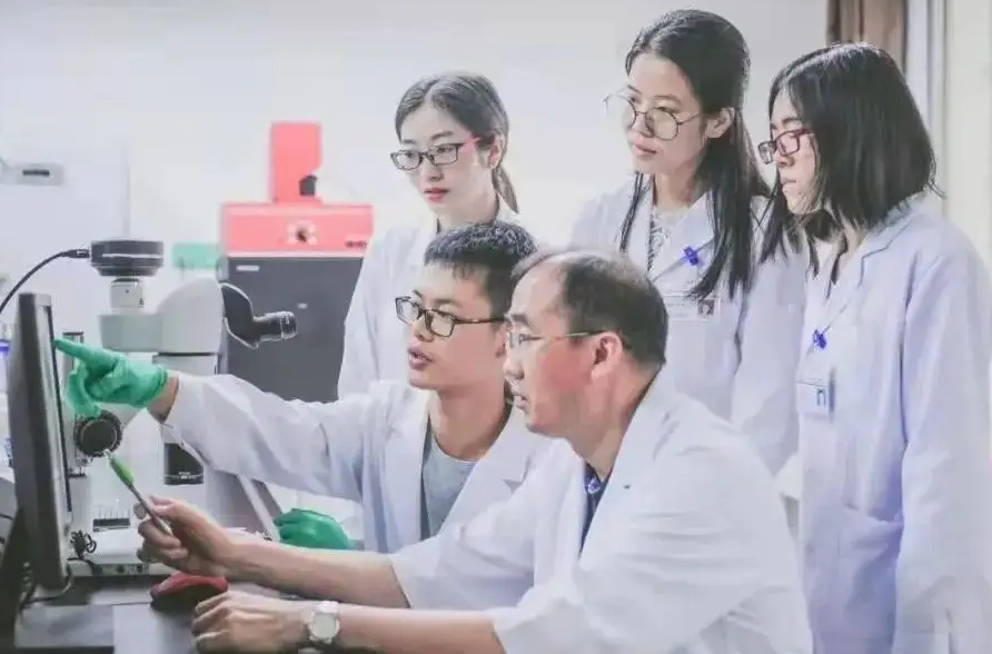 医学专业就业前景排名重新洗牌，预防医学成垫底，临床位居第4名