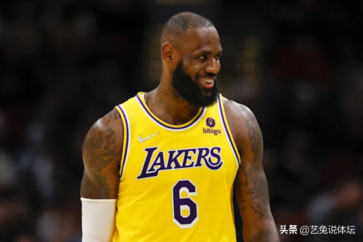 詹姆斯为什么评价nba(美媒名记评价詹姆斯，字里行间都是嘲讽，地位很高，但不光彩)