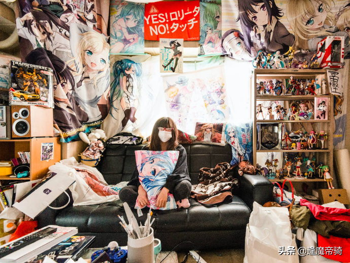 二次元宅女群體增多，為何她們寧願躲屋裡看動漫，也不願談戀愛？