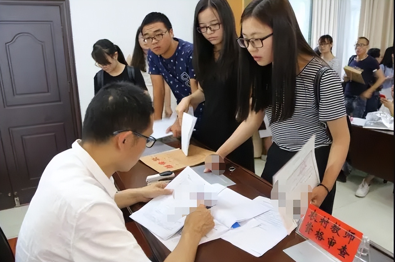 代课教师有机会转为编制教师？部分地区实行择优入编，有你吗？