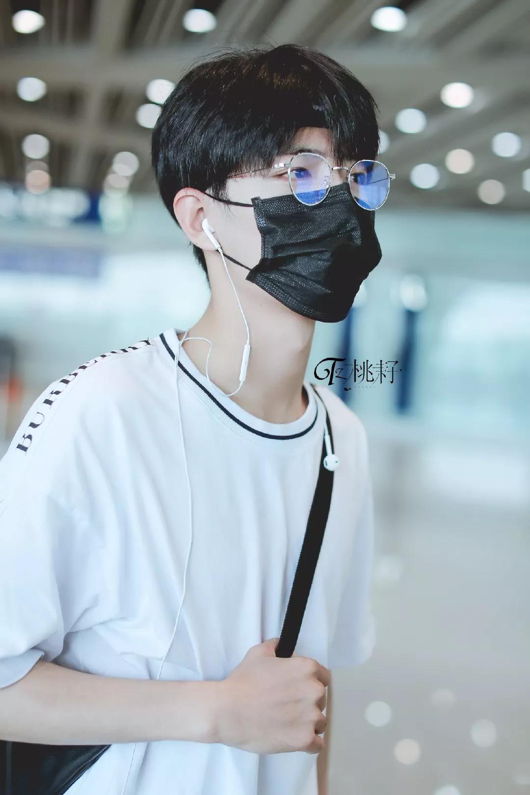 考古肖战:2018年9月—12月机场时间线汇总,今天请叫我收图狂魔