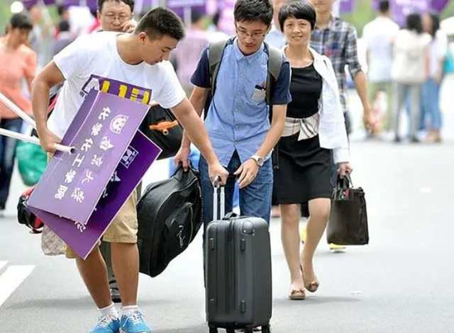 00后大学生出现怪象，变得越来越“佛系”，不参加学生会和社团