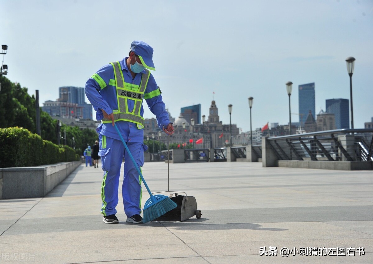 亲戚家4岁的孩子，口齿都还没那么清，热血沸腾地唱着一首神曲