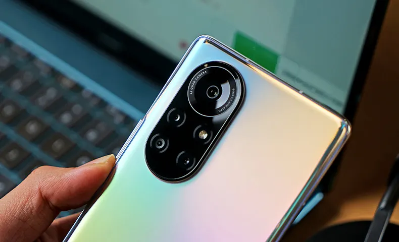 华为上架nova8/Pro,不是全新机，但胜在能用5G