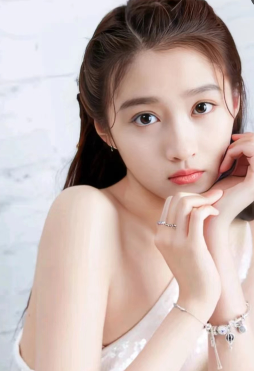 关晓彤：想要幸运，只有努力，想要走得更远，就是不断向前走