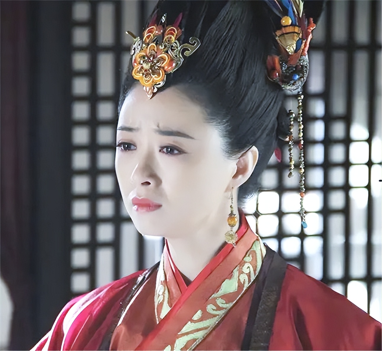 芈月传：向氏死后，莒姬立刻暴露出她的真面目，令芈月惊惧不已