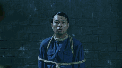 80岁黄一飞红白搭配庆寿宴，搞笑表情真爆表，秀出甜美幸福真感觉