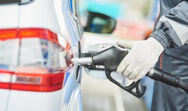 油价上涨，新能源车一公里耗电真的不到1毛钱吗？到底能不能买？