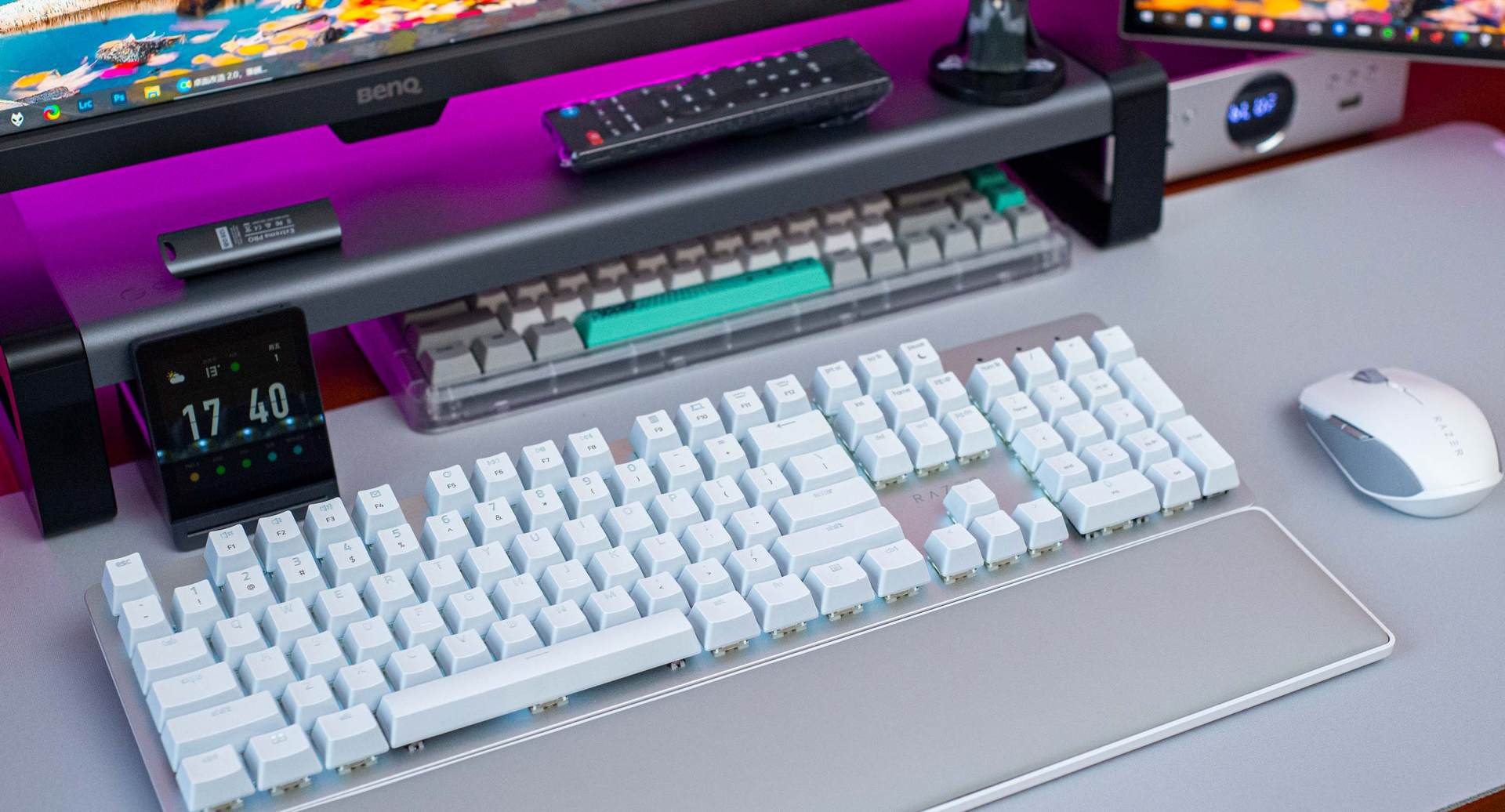 桌面改造 2.0，兼顾生产力与娱乐性的一体化空间