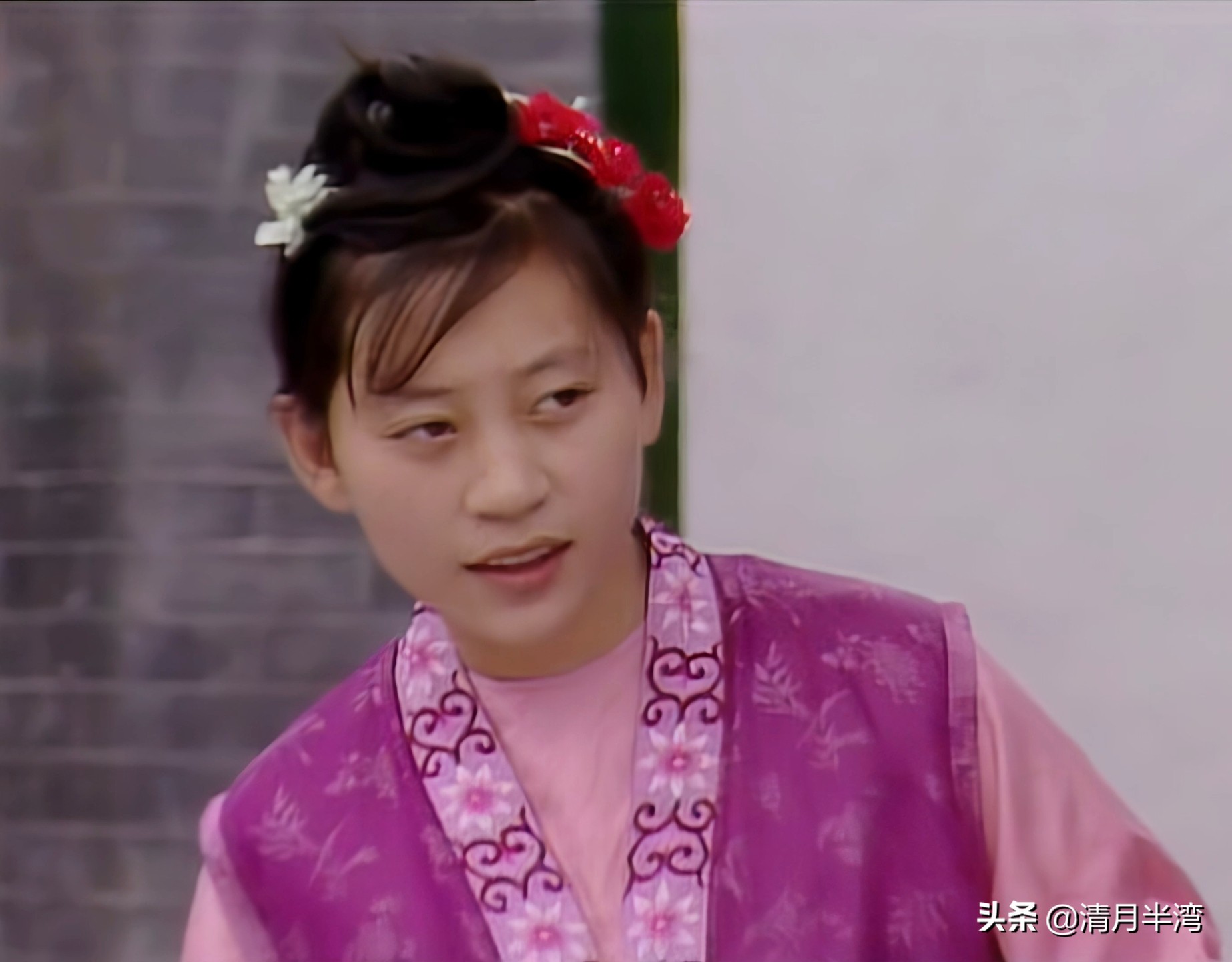 同样是演“林黛玉进贾府”，陈晓旭知书达礼，蒋梦婕宛若村姑进城