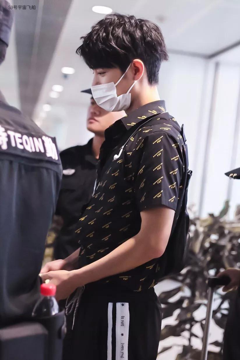 考古肖战:2018年9月—12月机场时间线汇总,今天请叫我收图狂魔