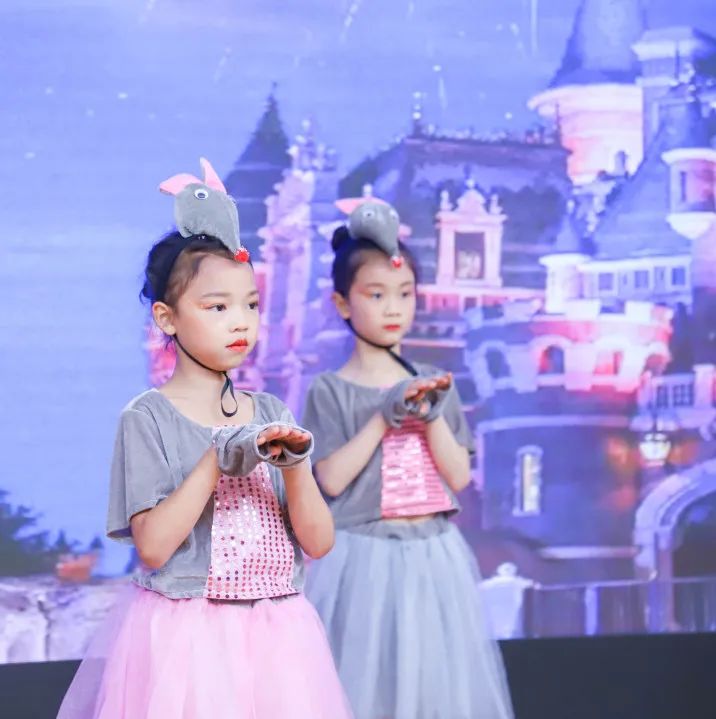 花田花绽，阅读悦心｜双流区黄甲小学举行读书节之阅读表演赛