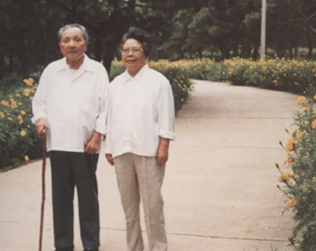 1997年，邓小平逝世，临终前对妻子卓琳说道：我还有一个心愿未了